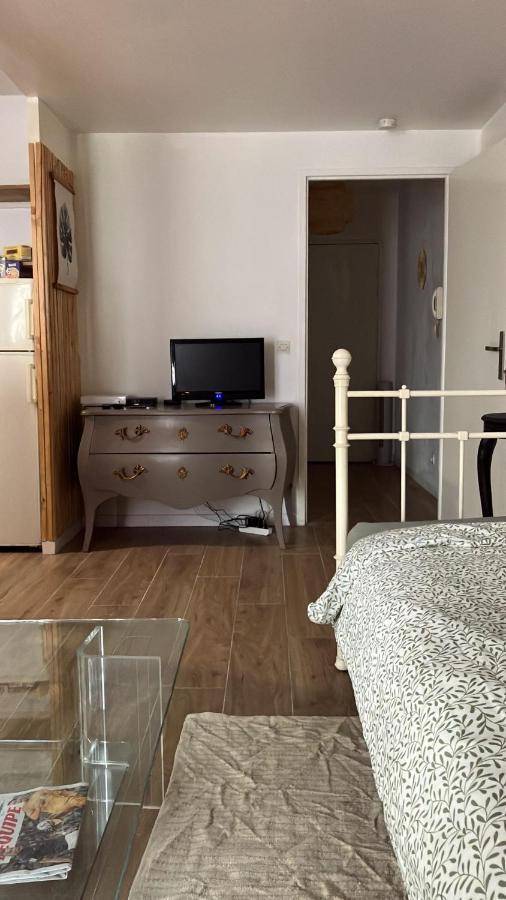 סן-דני Appartement Sur Et Garage Au Stade De France A 2 Mn De Paris, 20 De Roissy Cdg Et 30 De La Defense Animaux Bienvenus מראה חיצוני תמונה